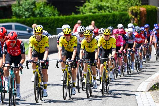 Tour de Suisse 2025 Stage 3 HEIDEN, SWITZERLAND - JUNE 17 : Team Visma Lease A Bike riders in action during stage 3 of the 88th edition of Tour de Suisse an UCI World Tour 2.UWT cycling road race stage for Men Elite of 195.6 km with start in Aarau and finish in Heiden on June 17, 2025 in Heiden, Switzerland, 17 06 2025 ( Motordriver Kenny Verfaillie - Heiden Switzerland  Copyright: xVincentxKalutx
