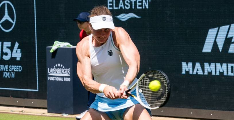 17 06 2025, WTA 500, Tennis, Women, Berlin Tennis Open by Hylo 2025, Berlin, 1 round, Naomi Osaka Japan Ludmila Samsonova Russia Ludmila Samsonova Russia Berlin Steffi Graf Stadion Berlin Germany