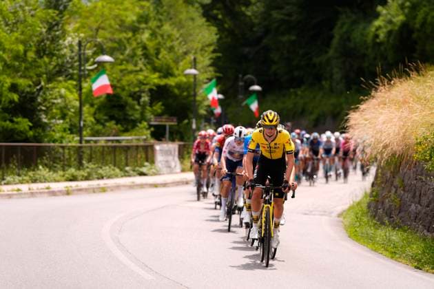 The pack riders during the stage 3 of the Giro Next Gen 2025, Albese con Cassano (Co) -Passo Maniva (Bs), 143 km, Italy - Tuesday, June 17, 2025. - cycling.  Copyright: xFabioxFerrarix LaPressex