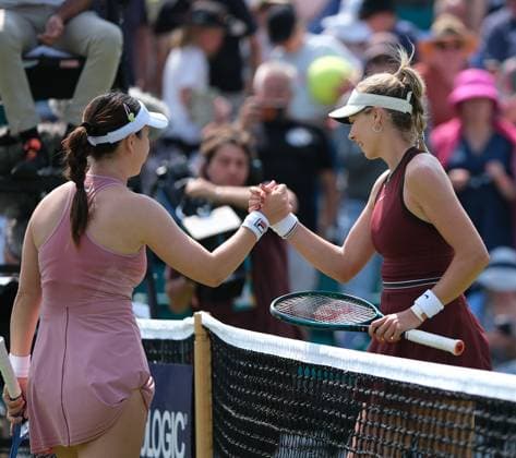 Nottingham Tennis Centre Nottingham, England - Katie Boulter and Lulu Sun shake hands after the match in the Lexus Nottingham Tennis Open, day 3, June 17th 2025. (Paul Bonser SPP) Copyright: xPaulxBonser SPPx spp-en-PaBo-Lexus Nottingham Open 5725