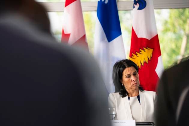 June 17, 2025, Montreal, Pq, CANADA: Montreal mayor Valo rie Plante, centre, gives remarks on a Formula One Canadian Grand Prix contract extension during a press conference, PK, Pressekonferenz in Montreal on Tuesday, June 17, 2025. Canada News - June 17, 2025 - ZUMAc35_ 20250617_zaf_c35_018 Copyright: xChristopherxKatsarovx