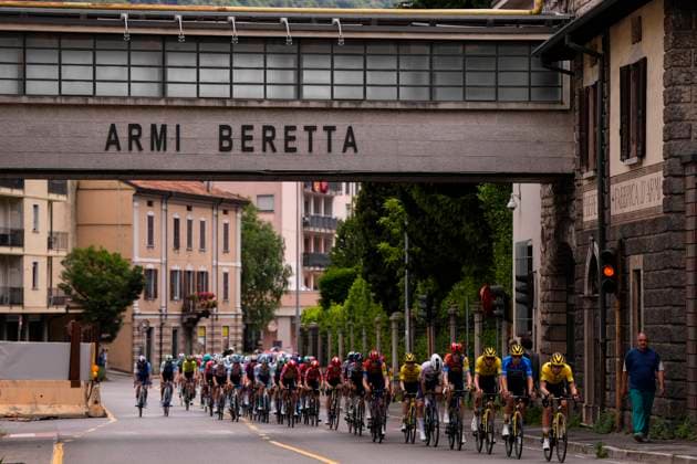 The pack rides during of the stage 3 of the Giro Next Gen 2025, Albese con Cassano (Co) -Passo Maniva (Bs), 143 km, Italy - Tuesday, June 17, 2025. - cycling.  Copyright: xFabioxFerrarix LaPressex