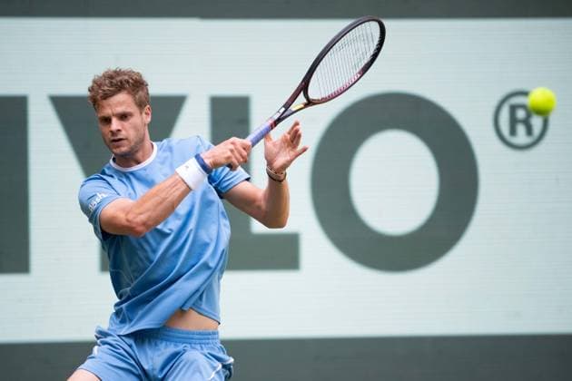 Yannick HANFMANN GER Action Jannik Sinner ITA vs Yannick Hanfmann GER Tennis Terra Wortmann Open 2025 on 17 06 2025 at the OWL Arena Halle Westfalen, Germany Â