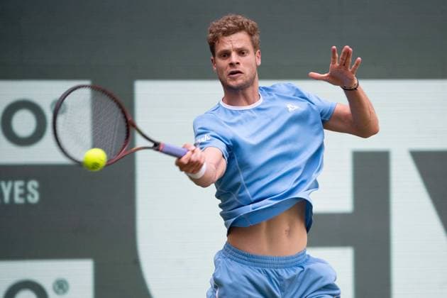 Yannick HANFMANN GER Action Jannik Sinner ITA vs Yannick Hanfmann GER Tennis Terra Wortmann Open 2025 on 17 06 2025 at the OWL Arena Halle Westfalen, Germany Â