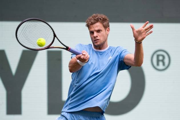 Yannick HANFMANN GER Action Jannik Sinner ITA vs Yannick Hanfmann GER Tennis Terra Wortmann Open 2025 on 17 06 2025 at the OWL Arena Halle Westfalen, Germany Â