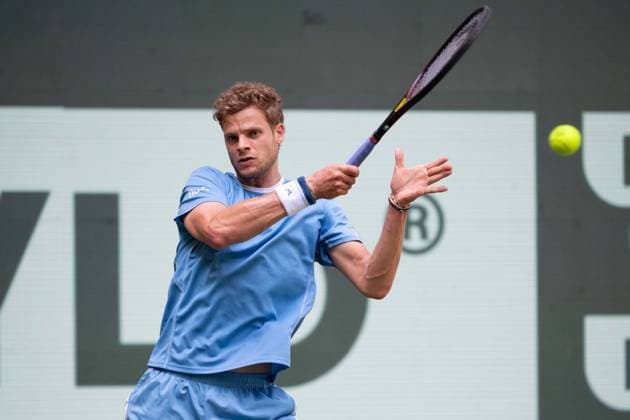 Yannick HANFMANN GER Action Jannik Sinner ITA vs Yannick Hanfmann GER Tennis Terra Wortmann Open 2025 on 17 06 2025 at the OWL Arena Halle Westfalen, Germany Â