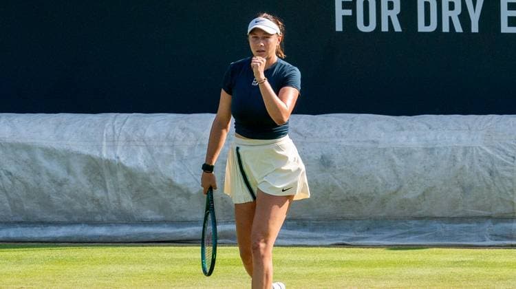 17 06 2025, WTA 500, Tennis, Women, Berlin Tennis Open by Hylo 2025, Berlin, Singles, 1 Round, Amanda Anisimova USA Bianca Andreescu Canada Amanda Anisimova USA cheers Berlin Steffi Graf Stadium Berlin Germany