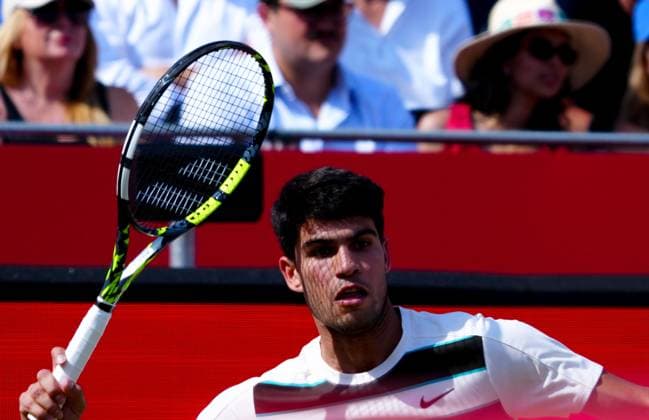 Carlos Alcaraz in first round action Queen s Club Championships, Day 9, Queen s Club, West Kensington, London, UK - 17 Jun 2025  Copyright: xJavierxGarcia Shutterstockx 15360763bj