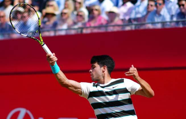 Carlos Alcaraz in first round action Queen s Club Championships, Day 9, Queen s Club, West Kensington, London, UK - 17 Jun 2025  Copyright: xJavierxGarcia Shutterstockx 15360763bk