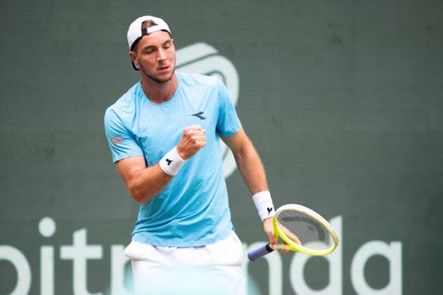 Jan Lennard STRUFF GER Action Lorenzo Sonego ITA vs Jan Lennard Struff GER Tennis Terra Wortmann Open 2025 on 17 06 2025 at the OWL Arena Halle Westfalen, Germany Â