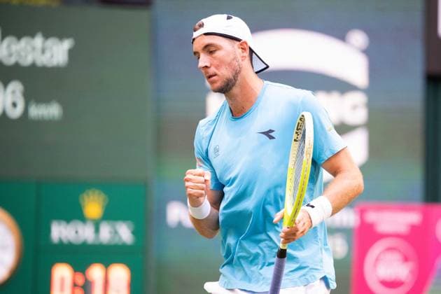 Jan Lennard STRUFF GER Action Lorenzo Sonego ITA vs Jan Lennard Struff GER Tennis Terra Wortmann Open 2025 on 17 06 2025 at the OWL Arena Halle Westfalen, Germany Â