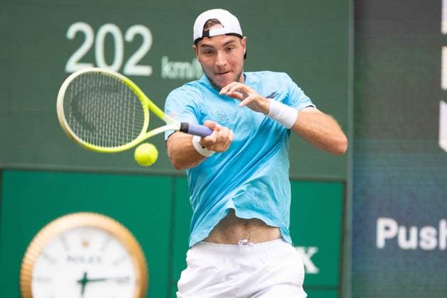 Jan Lennard STRUFF GER Action Lorenzo Sonego ITA vs Jan Lennard Struff GER Tennis Terra Wortmann Open 2025 on 17 06 2025 at the OWL Arena Halle Westfalen, Germany Â