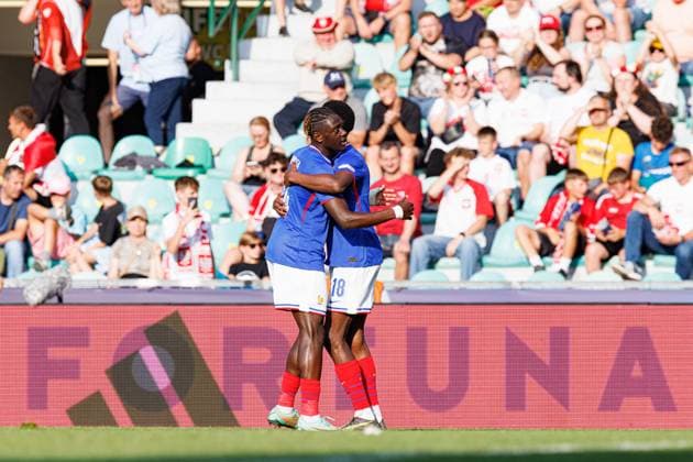 Players of France seen celebrating after goal from Djaoui Cisse during UEFA EURO, EM, Europameisterschaft,Fussball U-21 2025 game between national teams of France and Poland (Maciej Rogowski) Zilina Stadion pod Dubnom Slovakia Copyright: xMaciejxRogowskix frapolu21-5