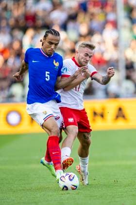 France - Poland UEFA European Under-21 Championship 2025 Group Stage Kiliann Sildillia, Mariusz Fornalczyk during the UEFA European Under-21 Championship 2025 Group Stage match between France and Poland at MSK Zilina Stadium on June 17, 2025 in Zilina, Slovakia. Zilina Slovakia  Copyright: xAndrzejxIwanczukx originalFilename:iwanczuk-francepo250617_npInn.jpg
