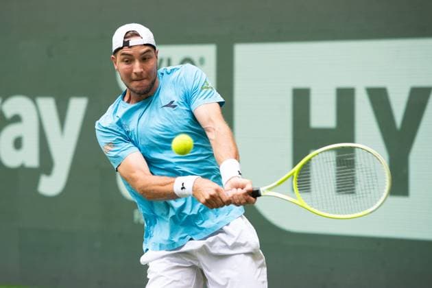 Jan Lennard STRUFF GER Action Lorenzo Sonego ITA vs Jan Lennard Struff GER Tennis Terra Wortmann Open 2025 on 17 06 2025 at the OWL Arena Halle Westfalen, Germany Â