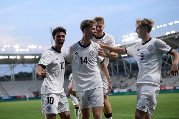 UEFA U19 European Championship, EM, Europameisterschaft 2025 - Germany - England - Ilie Oana Stadium Noah Darvich and Leopold Wurm celebrate during the UEFA Under-19 European Championship Romania 2025 football match between Germany and England at Arcul de Triumf Stadium in Bucharest, Romania, June 17, 2025. Alex Nicodim Imago Images Copyright: xAlexxNicodimx