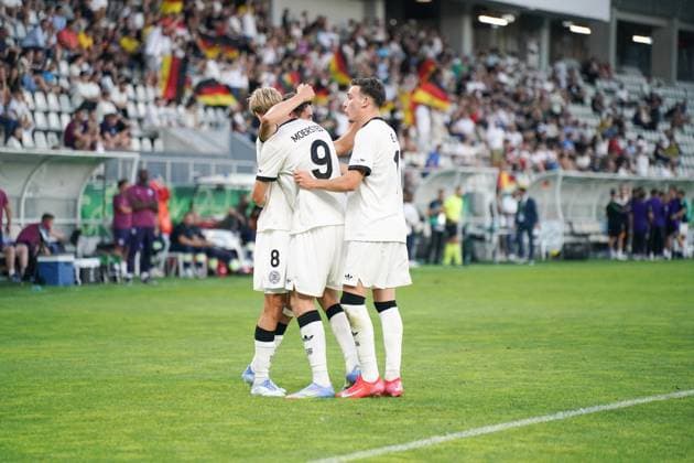 UEFA European Under-19 Championship 2025 Group B: Germany vs. England Max Moerstedt of Germany National Under-19 Football Team scores and celebrates with his teammates during the UEFA European Under-19 Championship 2025 Group B: Germany vs. England on 17 June 2025, at Arcul de Triumf Stadium, in Bucharest, Romania Bucharest Arcul de Triumf Stadium Romania Copyright: xAlexandraxFechetex DSC04627