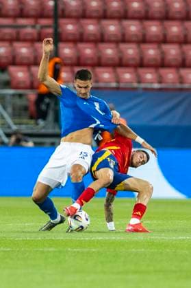 UEFA European Under-21 Championship Spain Italy 17 06 2025 Roberto Fernandez Spain, 19 , Diego Coppola Italy, 15 during the UEFA European Under-21 Championship match Spain Italy, on 17 06 2025, Anton Malatinsky Stadium, Trnava, Slovakia Copyright: xBEAUTIFULxSPORTS Meuselx