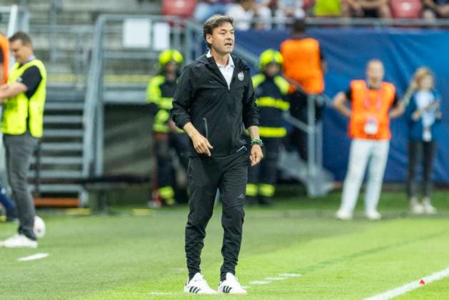 UEFA U21 European Championship Spain Italy 17 06 2025 Santi Denia Spain, head coach at the UEFA U21 European Championship in the match Spain Italy, on 17 06 2025, Anton Malatinsky Stadium, Trnava, Slovakia Copyright: xBEAUTIFULxSPORTS Meuselx