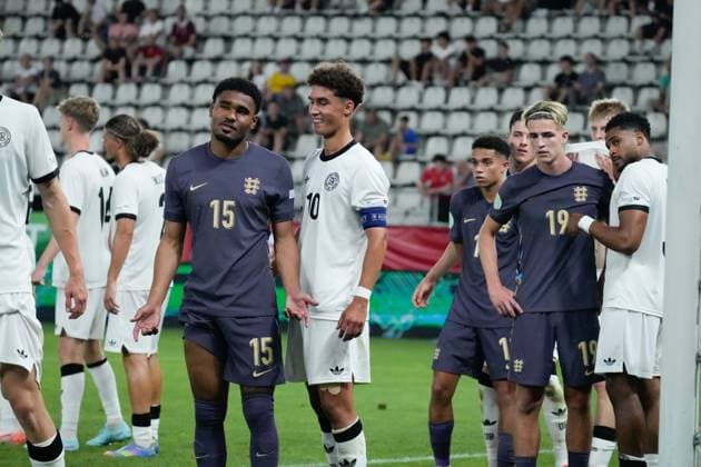 UEFA European Under-19 Championship 2025 Group B: Germany vs. England Noah Darvich of Germany National Under-19 Football Team and Kadan Young of England National Under-19 Football Team in action during the UEFA European Under-19 Championship 2025 Group B: Germany vs. England on 17 June 2025, at Arcul de Triumf Stadium, in Bucharest, Romania Bucharest Arcul de Triumf Stadium Romania Copyright: xAlexandraxFechetex _ADR2582