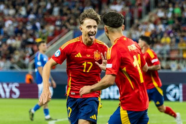 UEFA European Under-21 Championship Spain Italy 17 06 2025 Jesus Rodriguez Spain, 17 celebrates after scoring during the UEFA European Under-21 Championship match Spain Italy, on 17 06 2025, Anton Malatinsky Stadium, Trnava, Slovakia Copyright: xBEAUTIFULxSPORTS Meuselx