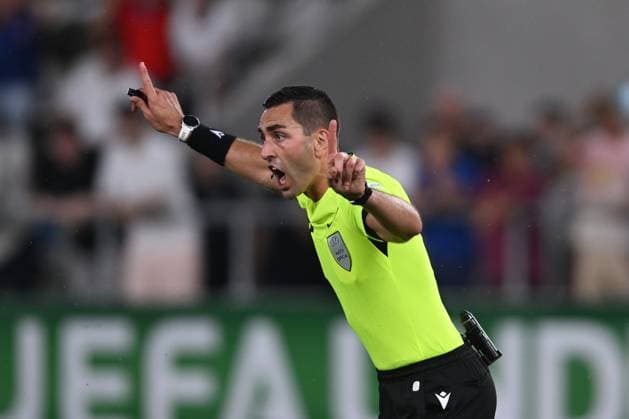 UEFA U19 European Championship, EM, Europameisterschaft 2025 - Germany - England - Ilie Oana Stadium Referee Andrea Colombo in action during the UEFA Under-19 European Championship Romania 2025 football match between Germany and England at Arcul de Triumf Stadium in Bucharest, Romania, June 17, 2025. Alex Nicodim Imago Images Copyright: xAlexxNicodimx