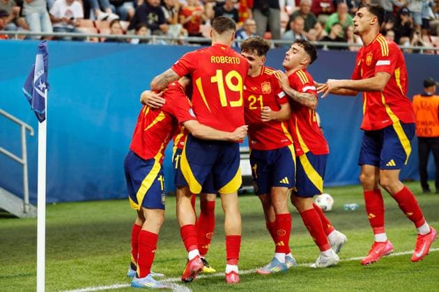 Spain team group, Mannschaftsbild, Totale (ESP), JUNE 17, 2025 - Football Soccer : Spain team group celebrate after Jesus Rodriguez s goal during UEFA European Under-21 Championship 2025 Slovakia group stage match between Uuder-21 Spain 1-1 Uuder-21 Italy at the Anton Malatinsky Stadium, Trnava, Slovakia. Noxthirdxpartyxsales  (295229178)