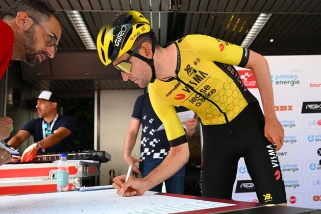 Tour de Suisse 2025 Stage 4 PIURO VALCHIAVENNA, ITALY - JUNE 18 : Benoot Tiesj (BEL) of Team Visma - Lease a Bike during stage 4 of the 88th edition of Tour de Suisse an UCI World Tour 2.UWT cycling road race stage for Men Elite of 193.2 km with start in Heiden and finish in Piuro Valchiavenna on June 18, 2025 in Piuro Valchiavenna, Italy, 18 06 2025 ( Motordriver Kenny Verfaillie - Piuro Valchiavenna Italy  Copyright: xVincentxKalutx