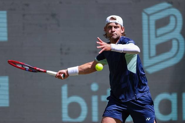 Tennis ATP Tour 500 Terra Wortmann Open 2025 on 18 06 2025 in the OWL ARENA in Halle West Round of 16 Zizou Bergs BEL xJRx