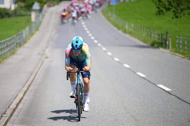 Tour de Suisse 2025 Stage 4 PIURO VALCHIAVENNA, ITALY - JUNE 18 : Christen Fabio (SUI) of Q36.5 Pro Cycling Team and Ballerini Davide (ITA) of XDS Astana Team during stage 4 of the 88th edition of Tour de Suisse an UCI World Tour 2.UWT cycling road race stage for Men Elite of 193.2 km with start in Heiden and finish in Piuro Valchiavenna on June 18, 2025 in Piuro Valchiavenna, Italy, 18 06 2025 ( Motordriver Kenny Verfaillie - Piuro Valchiavenna Italy  Copyright: xVincentxKalutx
