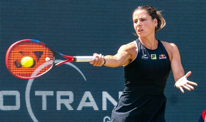 18 06 2025, WTA 500, Tennis, Women, Berlin Tennis Open by Hylo 2025, Berlin, Singles, 2nd round, Paula Badosa Spain Emma Navarro USA Emma Navarro USA Berlin Steffi Graf Stadion Berlin Germany
