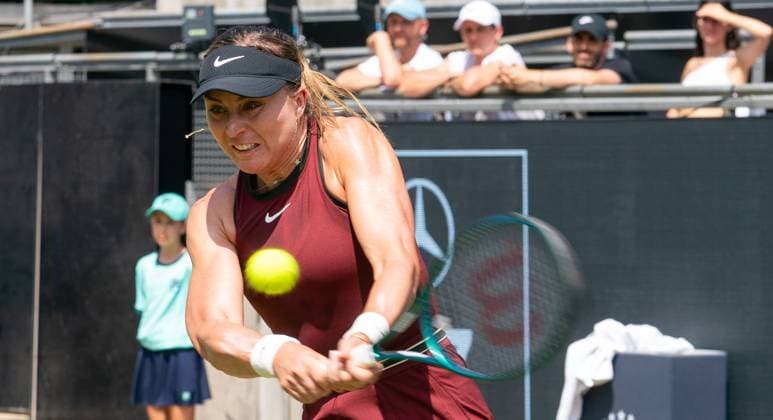 18 06 2025, WTA 500, Tennis, Women, Berlin Tennis Open by Hylo 2025, Berlin, Singles, 2nd round, Paula Badosa Spain Emma Navarro USA Paula Badosa Spain Berlin Steffi Graf Stadion Berlin Germany