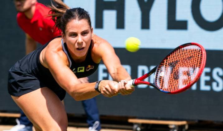 18 06 2025, WTA 500, Tennis, Women, Berlin Tennis Open by Hylo 2025, Berlin, Singles, 2nd round, Paula Badosa Spain Emma Navarro USA Emma Navarro USA Berlin Steffi Graf Stadion Berlin Germany