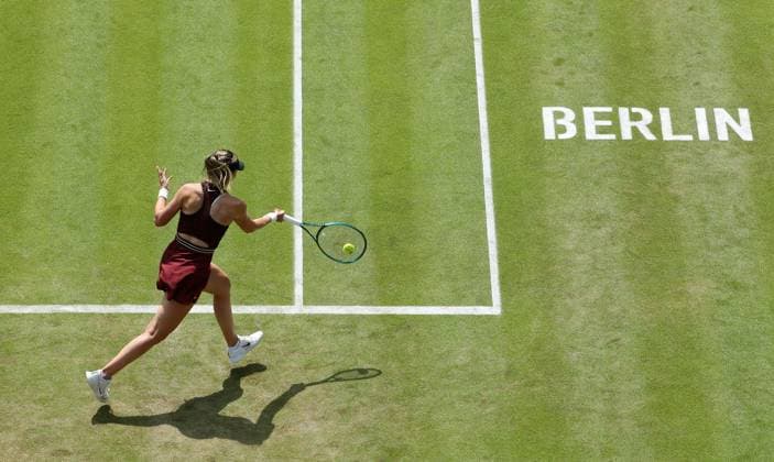 Paula Bardosa ESP at Steffi Graf Stadium, Berlin lettering Symbolic image Sport HYLO Berlin Tennis Open Women on grass 18 06 2025