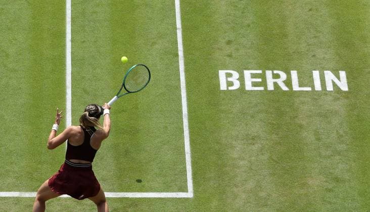 Paula Bardosa ESP at Steffi Graf Stadium, Berlin lettering Symbolic image Sport HYLO Berlin Tennis Open Women on grass 18 06 2025