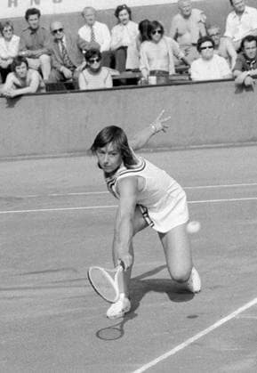 Archivbilder der Woche SPORT KW25 Czech-American former tennis player Martina Navratilova says I m not loyal to US President Donald Trump, June 17, 2025, adding that she worries the US has become a totalitarian state. Tennis player Martina Navratilova left communist Czechoslovakia in 1975. ***FILE PHOTO***Czech tennis player Martina Navratilova won the Czechoslovak championship at the age of fourteen, becoming the youngest Czechoslovak champion in the history of women s tennis. Currently, the eighteen-year-old Czechoslovak representative occupies one of the leading places in the world tennis rankings. Pictured one of the matches at Stvanice in Prague, Czechoslovakia, April 29, 1975. (CTKxPhoto ZdenekxHavelka) CTKPhotoFO00401835  CTKPhotoFO00401835