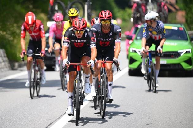 Tour de Suisse 2025 Stage 4 PIURO VALCHIAVENNA, ITALY - JUNE 18 : Powless Neilson (USA) of EF Education - EasyPost, August Andrew (AUS) of INEOS Grenadiers, Zimmermann Georg (GER) of Intermarche - Wanty, Simmons Quinn (USA) of Lidl - Trek, Gloag Thomas (GBR) of Team Visma - Lease a Bike, Grignard Sébastien (BEL) of Lotto Cycling Team, Mayrhofer Marius (GER) of Tudor Pro Cycling Team, Warbasse Larry (USA) of Tudor Pro Cycling Team during stage 4 of the 88th edition of Tour de Suisse an UCI World Tour 2.UWT cycling road race stage for Men Elite of 193.2 km with start in Heiden and finish in Piuro Valchiavenna on June 18, 2025 in Piuro Valchiavenna, Italy, 18 06 2025 ( Motordriver Kenny Verfaillie - Piuro Valchiavenna Italy Copyright: xVincentxKalutx