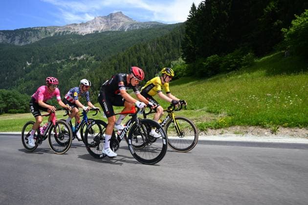 Tour de Suisse 2025 Stage 4 PIURO VALCHIAVENNA, ITALY - JUNE 18 : Powless Neilson (USA) of EF Education - EasyPost, Simmons Quinn (USA) of Lidl - Trek,Gloag Thomas (GBR) of Team Visma - Lease a Bike and Mayrhofer Marius (GER) of Tudor Pro Cycling Team during stage 4 of the 88th edition of Tour de Suisse an UCI World Tour 2.UWT cycling road race stage for Men Elite of 193.2 km with start in Heiden and finish in Piuro Valchiavenna on June 18, 2025 in Piuro Valchiavenna, Italy, 18 06 2025 ( Motordriver Kenny Verfaillie - Piuro Valchiavenna Italy  Copyright: xVincentxKalutx