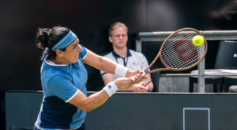 18 06 2025, WTA 500, Tennis, Women, Berlin Tennis Open by Hylo 2025, Berlin, Singles 2 Round, Jasmine Paolini Italy Ons Jabeur Tunisia Ons Jabeur Tunisia Berlin Steffi Graf Stadium Berlin Germany