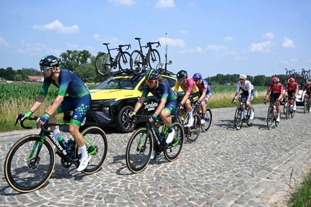 Baloise Belgium Tour 2025 Stage 1 KNOKKE-HEIST, BELGIUM - JUNE 18 : Team Novo Nordisk Riders during stage 1 of the 94th edition of Baloise Tour of Belgium an UCI ProSeries 2.Pro cycling road race stage for Men Elite of 198 km with start in Merelbeke-Melle and finish in Knokke-Heist on June 18, 2025 in Knokke-Heist, Belgium, 18 06 2025 ( Motordriver Guy De Vuyst - Knokke-Heist Belgium  Copyright: xJanxDexMeuleneirx