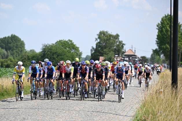 Sport Bilder des Tages Baloise Belgium Tour 2025 Stage 1 KNOKKE-HEIST, BELGIUM - JUNE 18 : Illustration picture during stage 1 of the 94th edition of Baloise Tour of Belgium an UCI ProSeries 2.Pro cycling road race stage for Men Elite of 198 km with start in Merelbeke-Melle and finish in Knokke-Heist on June 18, 2025 in Knokke-Heist, Belgium, 18 06 2025 ( Motordriver Guy De Vuyst - Knokke-Heist Belgium  Copyright: xJanxDexMeuleneirx