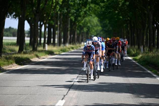Baloise Belgium Tour 2025 Stage 1 KNOKKE-HEIST, BELGIUM - JUNE 18 : Ag Insurance - Soudal Team rider during stage 1 of the 94th edition of Baloise Tour of Belgium an UCI ProSeries 2.Pro cycling road race stage for Men Elite of 198 km with start in Merelbeke-Melle and finish in Knokke-Heist on June 18, 2025 in Knokke-Heist, Belgium, 18 06 2025 ( Motordriver Guy De Vuyst - Knokke-Heist Belgium  Copyright: xJanxDexMeuleneirx