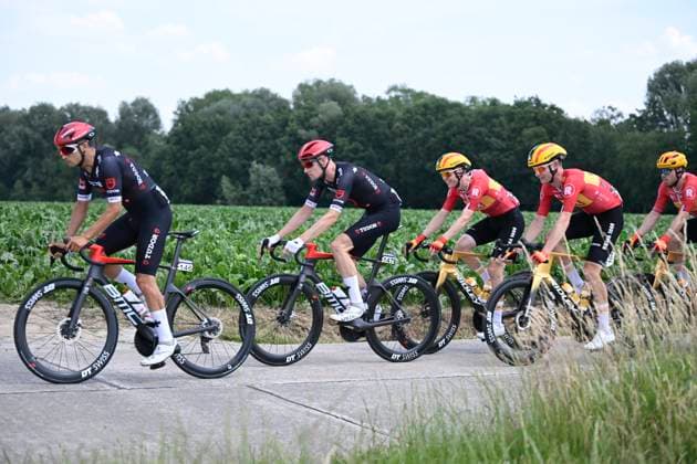 Baloise Belgium Tour 2025 Stage 1 KNOKKE-HEIST, BELGIUM - JUNE 18 : Tudor Pro Cycling Team update Riders during stage 1 of the 94th edition of Baloise Tour of Belgium an UCI ProSeries 2.Pro cycling road race stage for Men Elite of 198 km with start in Merelbeke-Melle and finish in Knokke-Heist on June 18, 2025 in Knokke-Heist, Belgium, 18 06 2025 ( Motordriver Guy De Vuyst - Knokke-Heist Belgium  Copyright: xJanxDexMeuleneirx