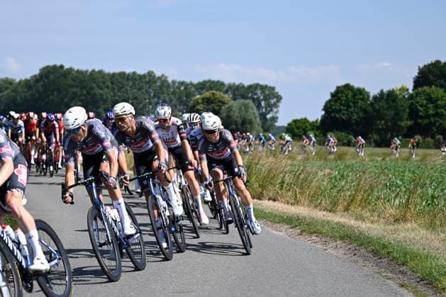 Baloise Belgium Tour 2025 Stage 1 KNOKKE-HEIST, BELGIUM - JUNE 18 : Alpecin-Deceuninck riders during stage 1 of the 94th edition of Baloise Tour of Belgium an UCI ProSeries 2.Pro cycling road race stage for Men Elite of 198 km with start in Merelbeke-Melle and finish in Knokke-Heist on June 18, 2025 in Knokke-Heist, Belgium, 18 06 2025 ( Motordriver Guy De Vuyst - Knokke-Heist Belgium  Copyright: xJanxDexMeuleneirx