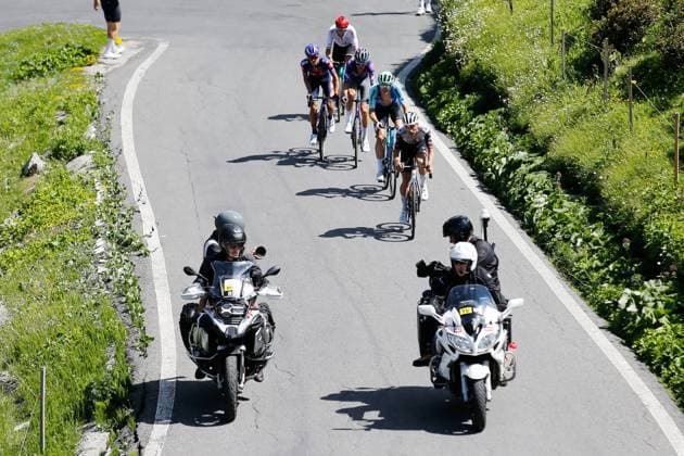 TDS 4th stage Almeida Goncalves POR Team UAE Emirates 18 06 2025 Spluegenpass, SWITZERLAND, Tour de Suisse 4th stage Heiden Piuro Almeida Goncalves POR Team UAE Emirates Right leads the group on the Spluegenpass