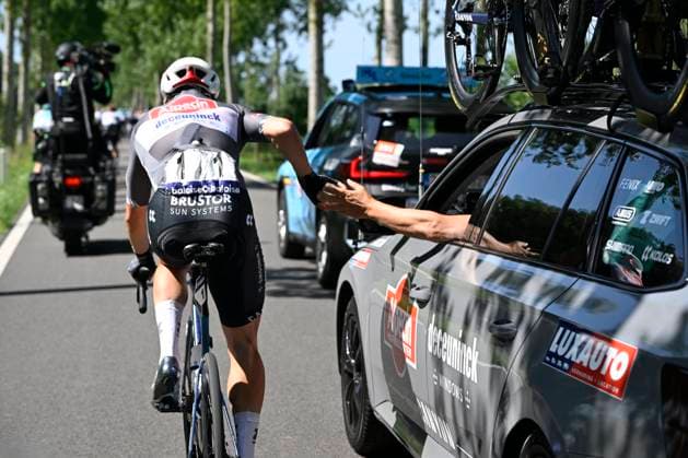 Baloise Belgium Tour 2025 Stage 1 KNOKKE-HEIST, BELGIUM - JUNE 18 : Portsmouth Tom (GBR) of Wagner Bazin WB during stage 1 of the 94th edition of Baloise Tour of Belgium an UCI ProSeries 2.Pro cycling road race stage for Men Elite of 198 km with start in Merelbeke-Melle and finish in Knokke-Heist on June 18, 2025 in Knokke-Heist, Belgium, 18 06 2025 ( Motordriver Guy De Vuyst - Knokke-Heist Belgium  Copyright: xJanxDexMeuleneirx