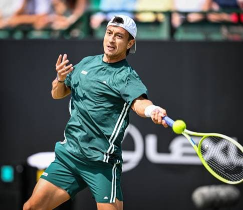 18th June 2025; Lexus Nottingham Tennis Centre, Nottingham, England; Lexus Nottingham Open, Day 3; Ryan Peniston (GBR) hits a forehand return to Emilio Nava (USA) in their second round match  ActionPlus12802219 GodfreyxPitt