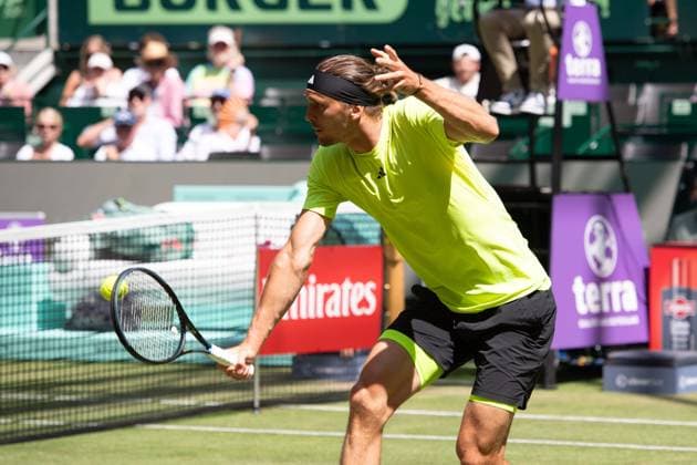 Alexander ZVEREV GER Action Marcos Giron USA vs Alexander Zverev GER Tennis Terra Wortmann Open 2025 on 18 06 2025 at the OWL Arena Halle Westfalen, Germany Â