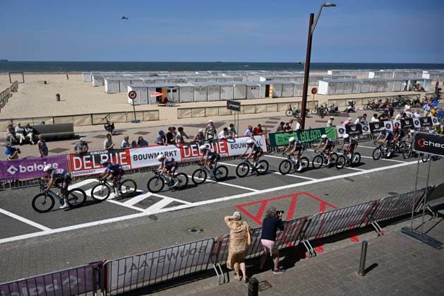 Baloise Belgium Tour 2025 Stage 1 KNOKKE-HEIST, BELGIUM - JUNE 18 : Illustration picture during stage 1 of the 94th edition of Baloise Tour of Belgium an UCI ProSeries 2.Pro cycling road race stage for Men Elite of 198 km with start in Merelbeke-Melle and finish in Knokke-Heist on June 18, 2025 in Knokke-Heist, Belgium, 18 06 2025 ( Motordriver Guy De Vuyst - Knokke-Heist Belgium  Copyright: xJanxDexMeuleneirx