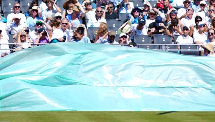 Play is briefly halted between Jack Draper and Alexei Popyrin as a gust of wind wreaks havoc at the Andy Murray Arena Queen s Club Championships, Day 10, Queen s Club, West Kensington, London, UK - 18 Jun 2025  Copyright: xJavierxGarcia Shutterstockx 15363350o